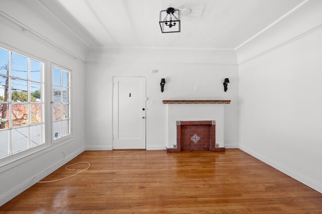 Building Photo - 647 N Spaulding Ave