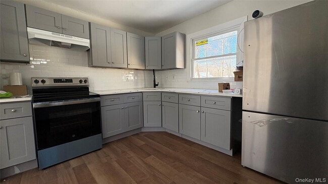 Building Photo - 72 Judith Dr