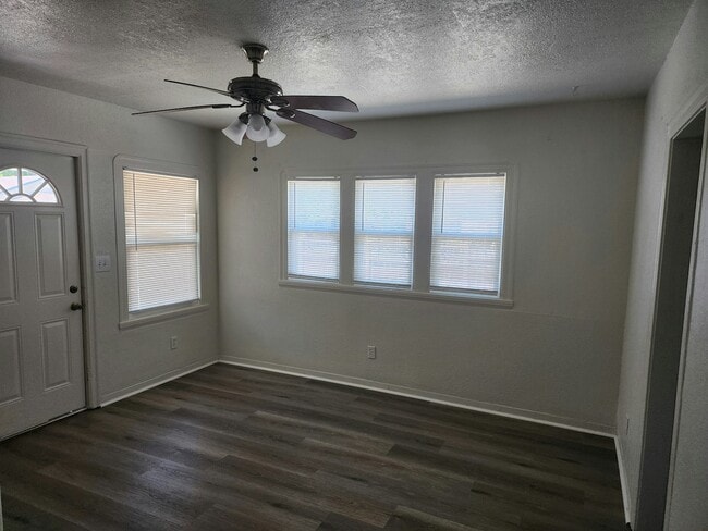 Building Photo - 228 Cassady St