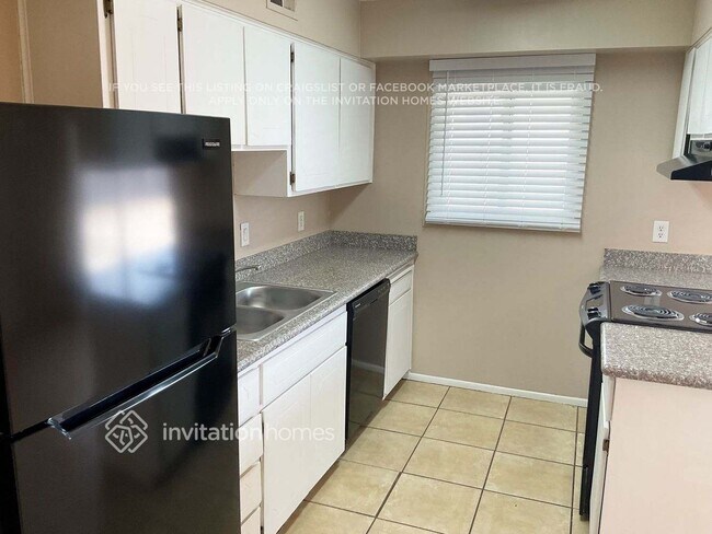 Foto del edificio - 11605 N 58th Ave