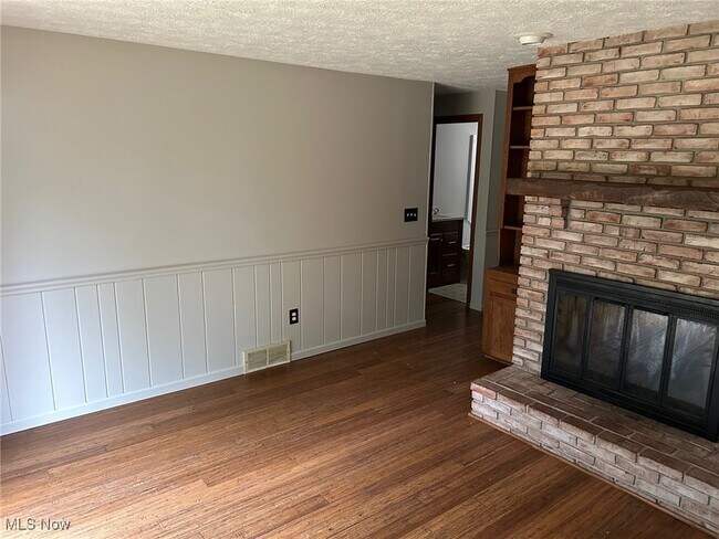 Building Photo - 5071 Echoglenn St NW