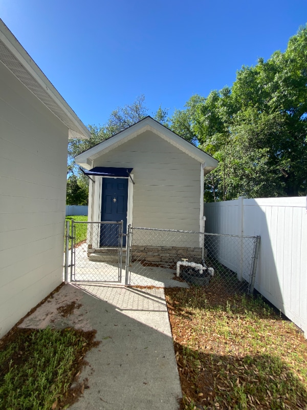 Primary Photo - 9725 Alsobrook Ave
