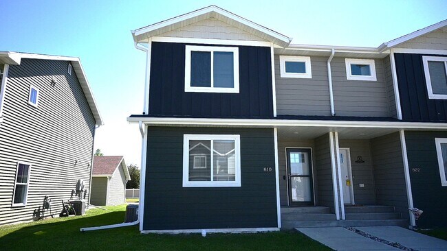 Foto del edificio - Gorgeous Townhome for Rent, Thames Ct., 4 ...