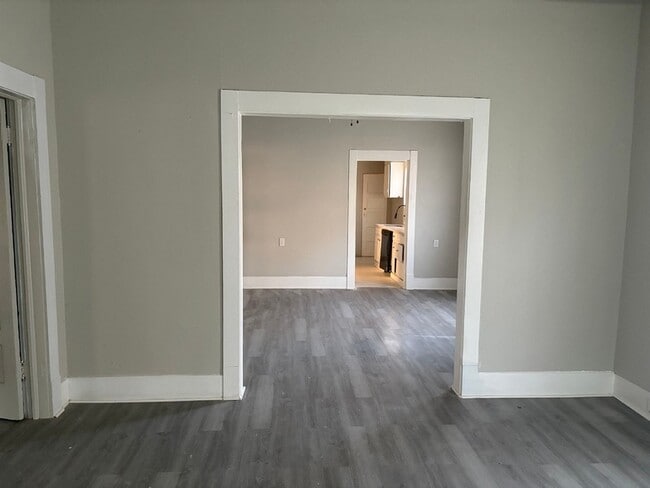 Building Photo - 2015 11th St