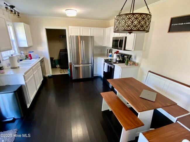 Foto del edificio - 1202 St Charles Cir