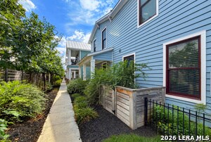 Building Photo - 311 E Evergreen St