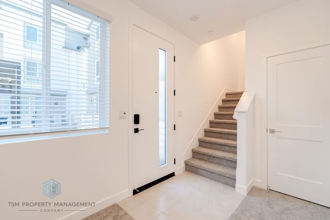 Foto del edificio - NEW BUILT 2 Bedroom Townhome in the Heart of Garden Grove!