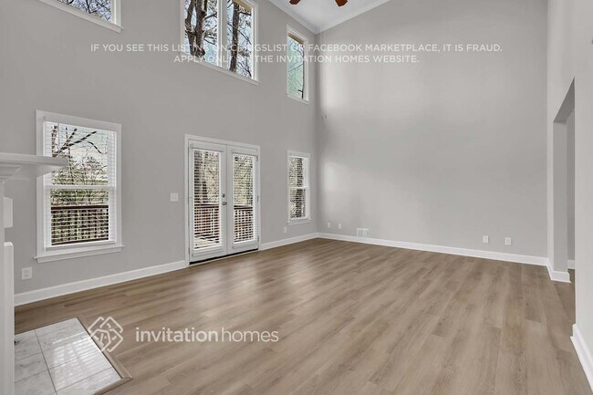 Foto del edificio - 1810 Collines Ave