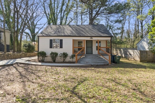 Photo - Conveniently located near Tyler Perry Stud... House