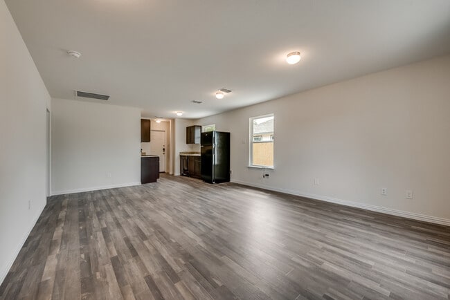 Building Photo - 439 Ferris Ave