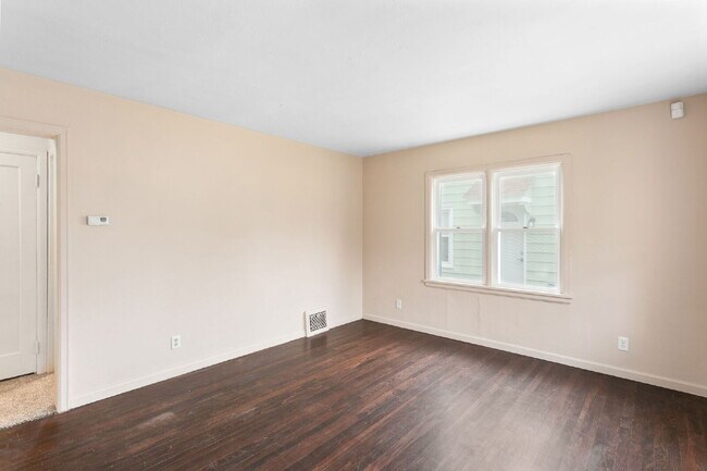 Foto del edificio - VOUCHERS ACCEPTED at this 3 bedroom, 1 bath renovated home.