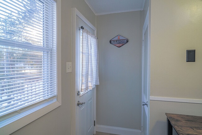 Building Photo - 315 Avondale Ave
