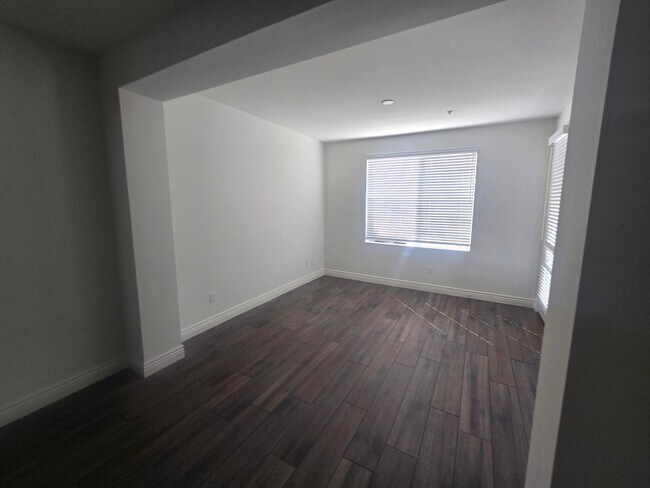 Foto del edificio - Exclusive Stadium Lofts Community: Ground ...