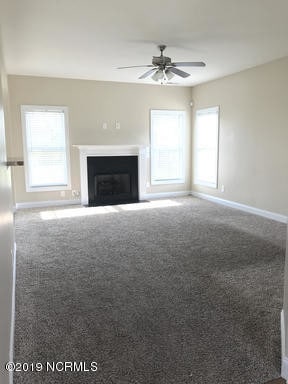 Building Photo - 800 Dahlia Court