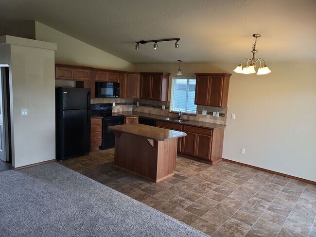 Foto del edificio - Beautiful home for rent in The Radiant Lake Estates!