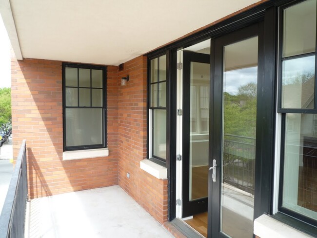 Balcony - 1600 Beverley Rd