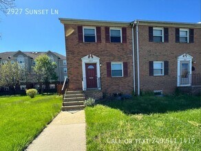 Building Photo - 2927 Sunset Ln