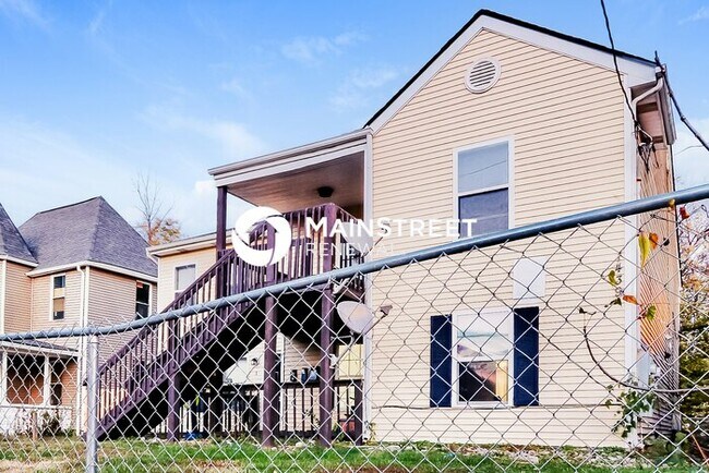 Building Photo - 3 Bedroom Pet-Friendly Home in Louisville,...