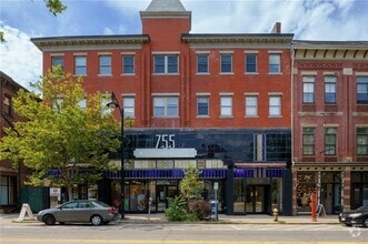 Building Photo - 755 Westminster St