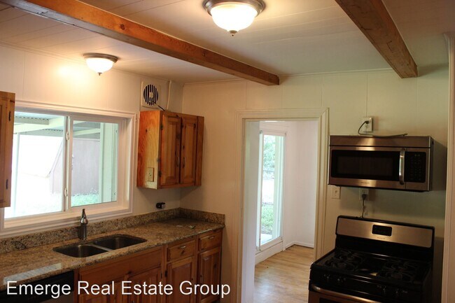 Foto del edificio - 3 br, 1 bath House - 2626 W. Mistletoe