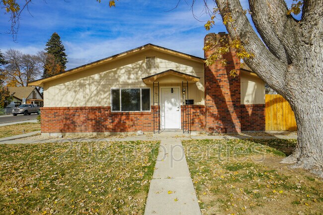 Foto del edificio - 332 W Idaho Ave