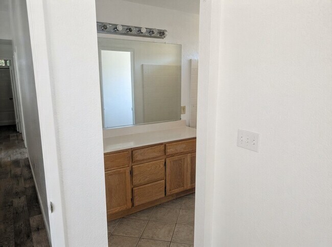 Foto del edificio - 3067 Carey Ln