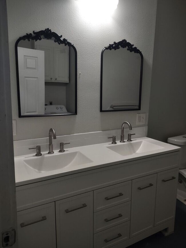 Foto del edificio - 1114 S San Marcos