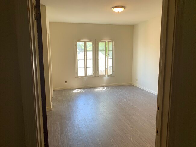 Building Photo - 325 W Lomita Ave