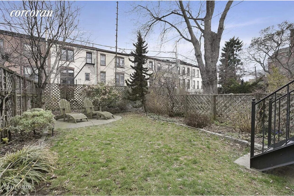 Building Photo - 476 13th St