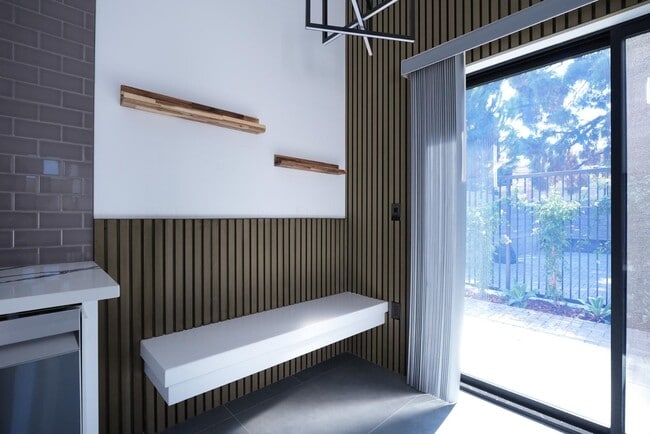 Building Photo - Fair Ave