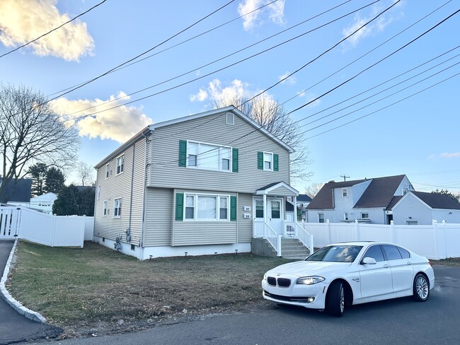 Building Photo - 317 Alexander Ave