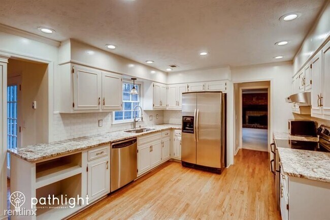 Building Photo - 4 br, 2.5 bath House - 2978 Kelly Ct