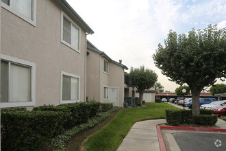 Summerhill Village Apartments photo'