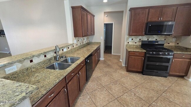 Building Photo - 10826 Avenida Del Rey
