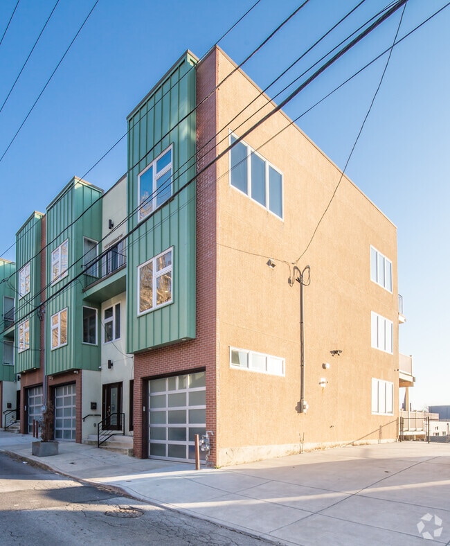 Building Photo - 4576 Silverwood St