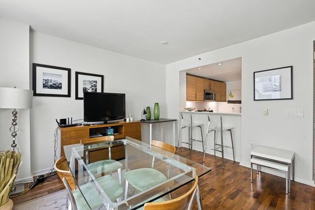 Foto del edificio - 555 4th St