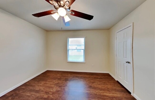 Building Photo - 12623 Mountain Daisy Rd