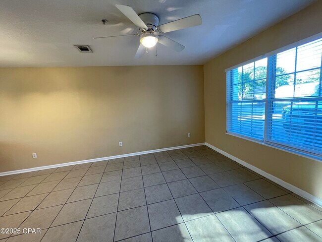 Foto del edificio - 1803 Hickory Ave