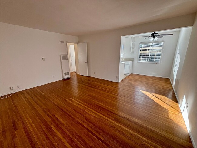 Building Photo - Victory, 1700-1702