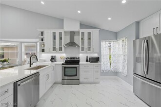 Building Photo - 3605 Corinthian Way