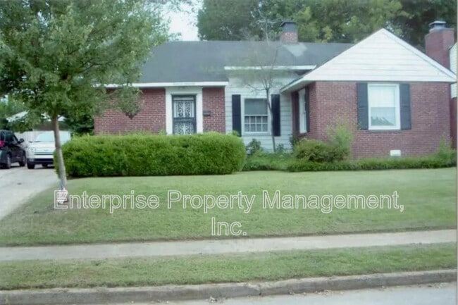 Photo - 3691 Kenwood Ave House
