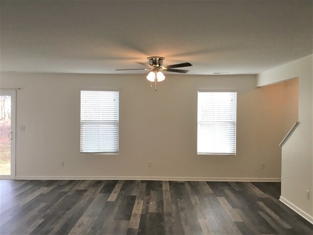 Building Photo - 1733 Hooper Court