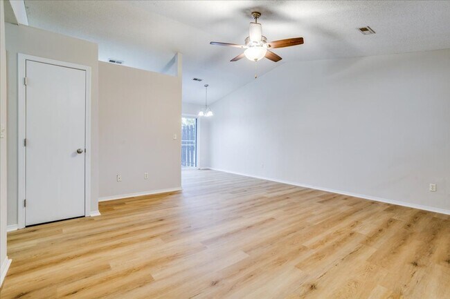 Foto del edificio - Adorable 3 bed, 1 bath