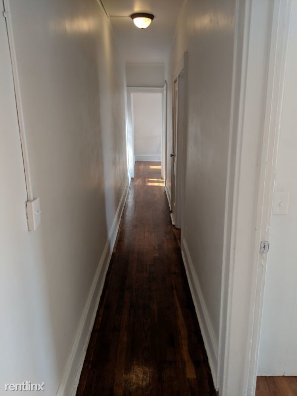 Building Photo - 1 br, 1 bath Apartment - 430 Wells St