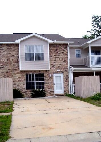 Primary Photo - 41 Chatelaine Cir SE