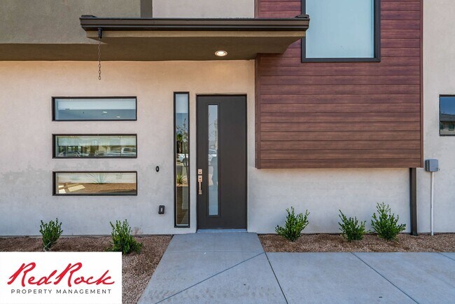 Foto del edificio - End Unit Townhome in Washington Fields wit...