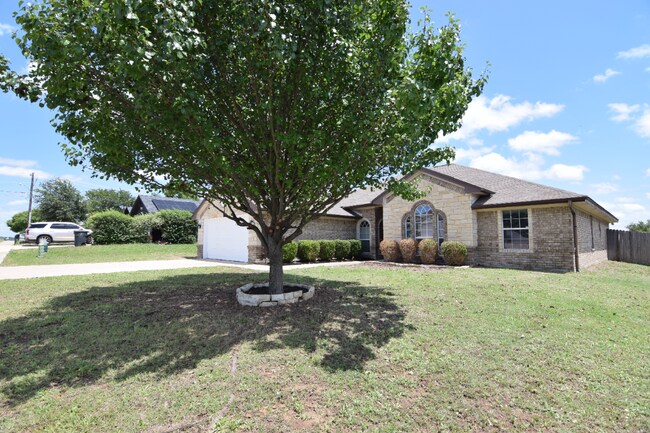 Foto del edificio - 5620 Drystone Ln