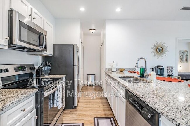 Foto del edificio - 2604 N Highland Ave
