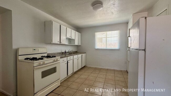 Building Photo - 7532 N 21st Ave