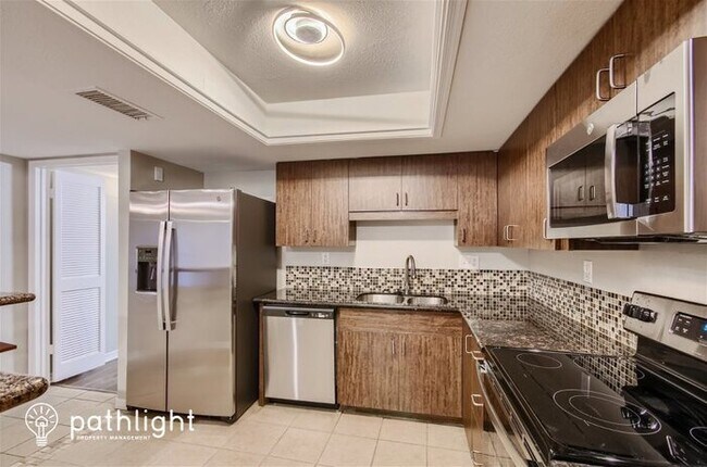 Building Photo - 13605 N 24th Ave, Phoenix, AZ, 85029